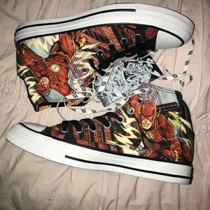 New in box DC Converse The Flash Shoes